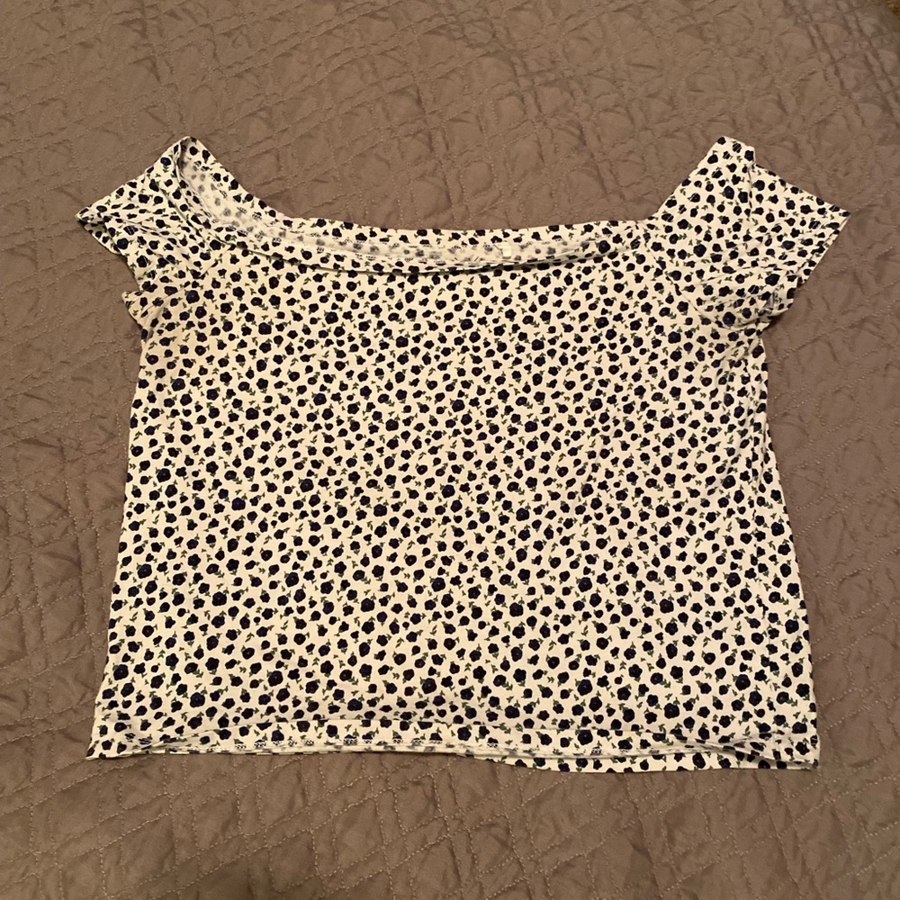Pascun Off the Shoulder Crop Size Large